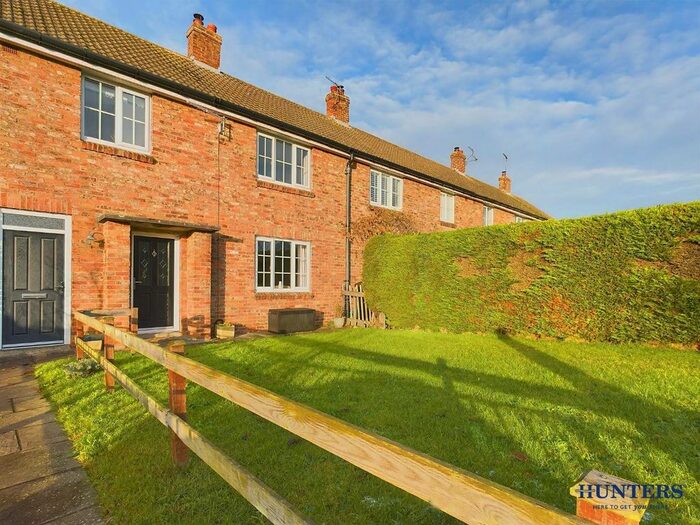3 Bedroom Terraced House For Sale In Garden Cottages, Everingham, York, YO42