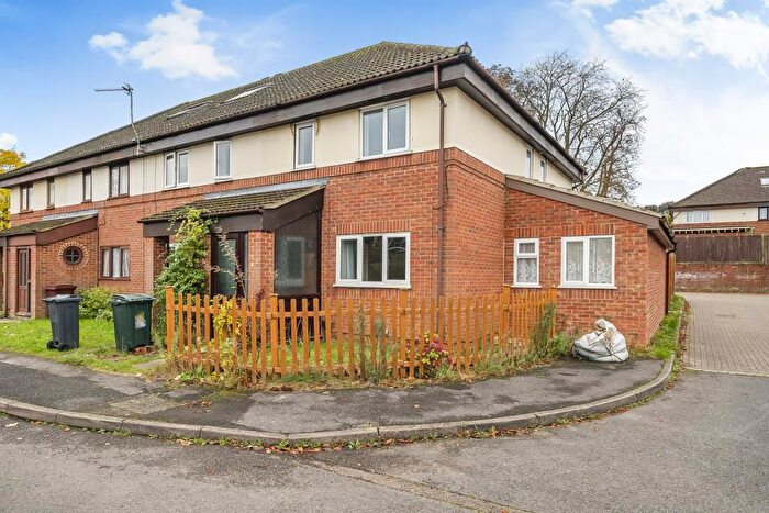 4 Bedroom End Of Terrace House To Rent In August End, Reading, RG30