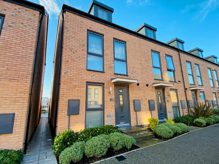 4 Bedroom Town House To Rent In Stratford House Road, Birmingham, B5