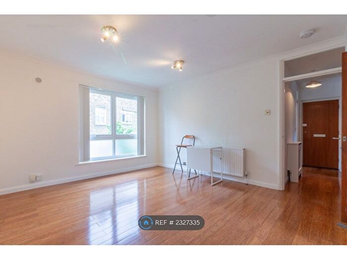 1 Bedroom Flat To Rent In Ferris Road, London, SE22