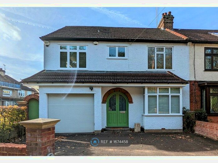 4 Bedroom Semi-Detached House To Rent In Hartswood Road, Warley, Brentwood, CM14