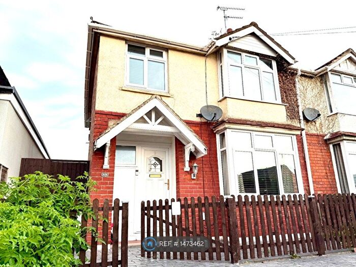 3 Bedroom Semi-detached House To Rent In Stratton Road, Swindon, SN1