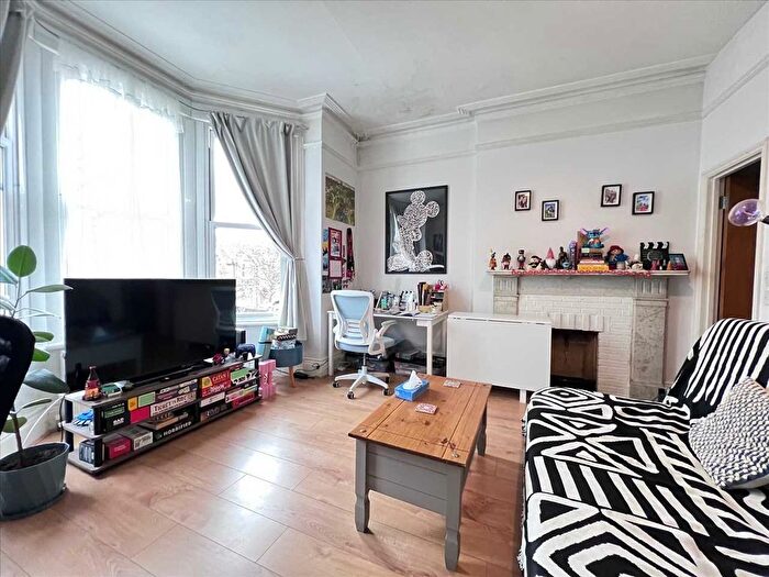 1 Bedroom Flat To Rent In Gordon Road, Ealing, W5