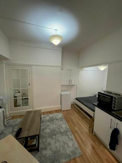 Studio To Rent In Islington High Street, London, N1