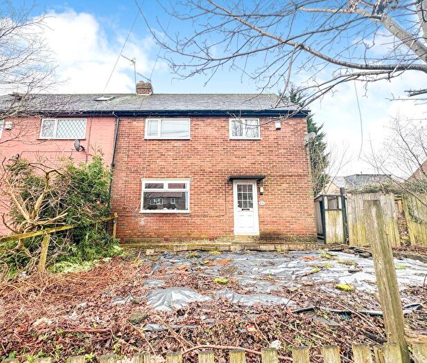 3 Bedroom Semi Detached House For Sale In Elmfield Avenue, Huddersfield, HD3