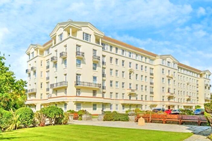 4 Bedroom Flat For Sale In Flat Bath Hill Court, Bath Road, Bournemouth, Dorset, BH1