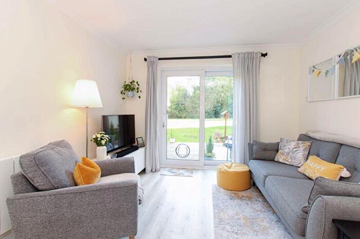 1 Bedroom Flat For Sale In Cuffley Court, Hemel Hempstead, HP2