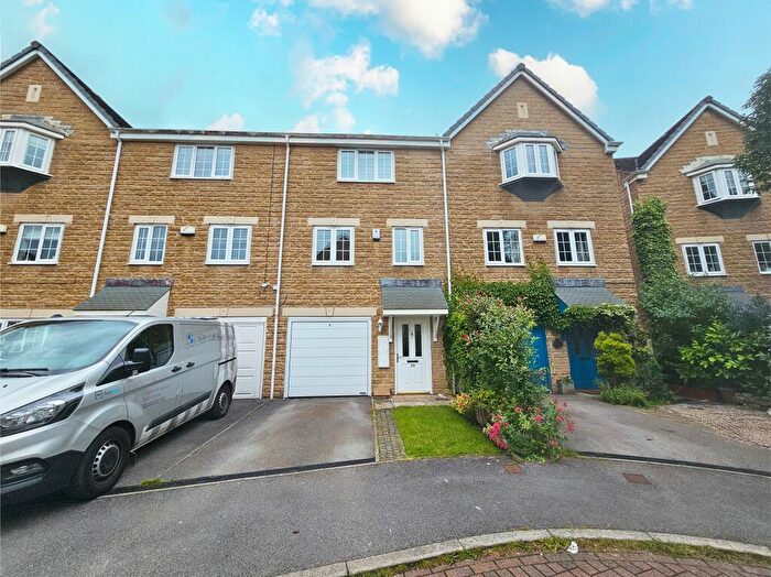 3 Bedroom Town House To Rent In The Courtyard, Fenay Bridge, HD8