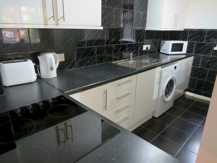 1 Bedroom Flat To Rent In Alexandra Way, Tividale, Oldbury, B69