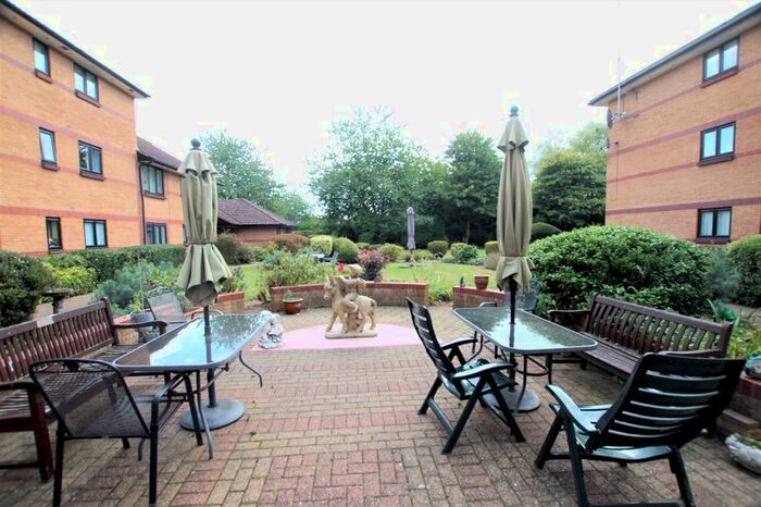 1 Bedroom Property For Sale In Cloverdale Drive, Longwell Green, Bristol, BS30