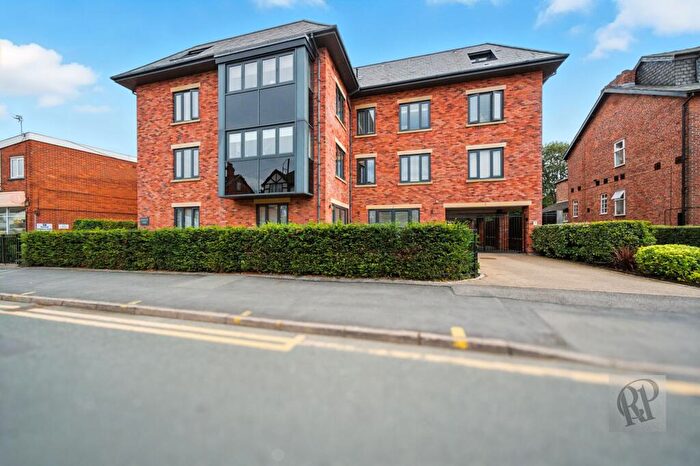 2 Bedroom Apartment For Sale In Moss Lane, Bramhall, SK7