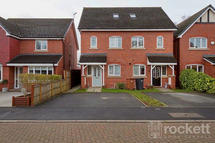 3 Bedroom Town House To Rent In Lochleven Road, Wistaston, Crewe, CW2