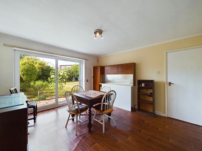 4 Bedroom Bungalow For Sale In Brookside Drive, Frampton Cotterell, Bristol, BS36