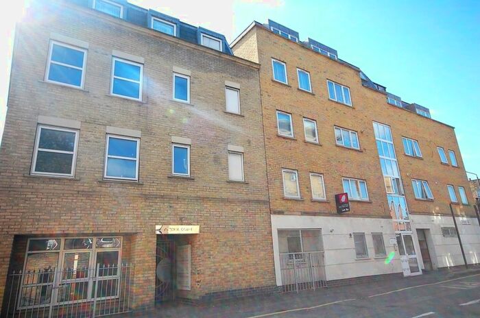 1 Bedroom Flat To Rent In Hendre Road, London, SE1