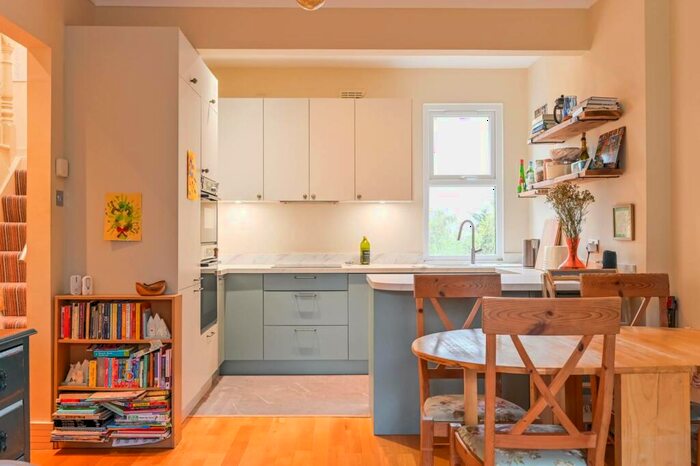 2 Bedroom Flat To Rent In Elm Grove, Crouch End, London, N8