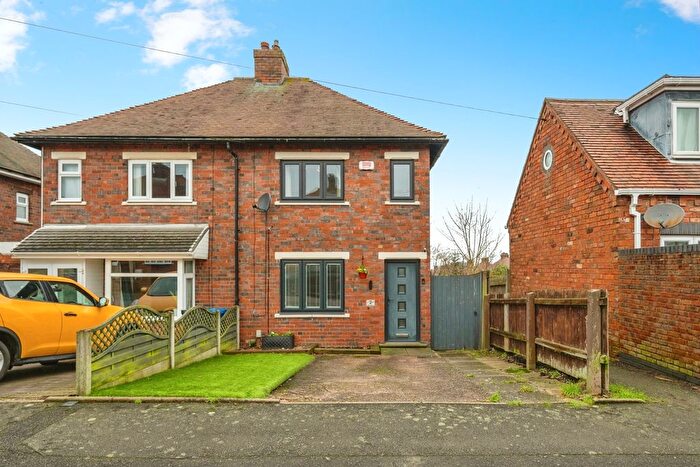 2 Bedroom Semi Detached House For Sale In Bailey Avenue, Hockley, Tamworth, Staffordshire, B77