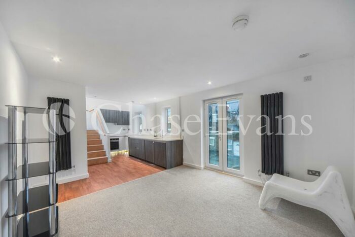 3 Bedroom Semi-Detached House To Rent In Kimberley Place, Purley, Croydon, CR8