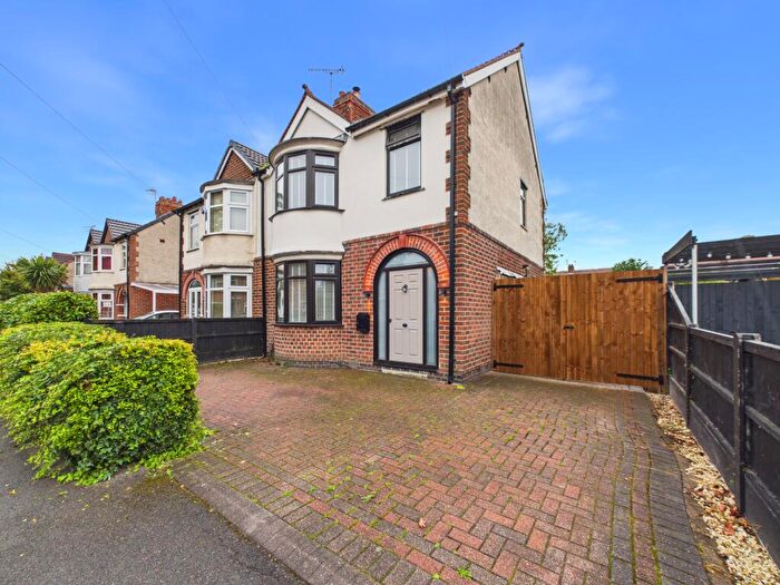 3 Bedroom Semi-Detached House For Sale In Oak Drive, Alvaston, DE24