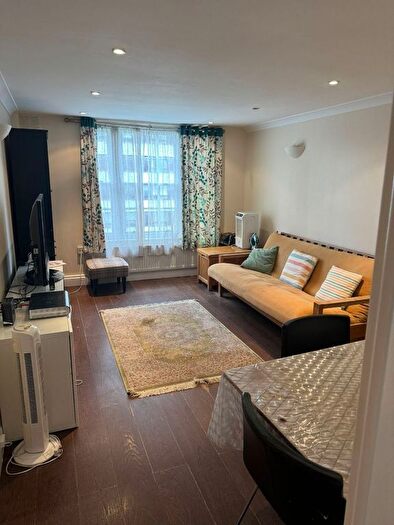 2 Bedroom Flat For Sale In Park West, Edgware Road, London, W2