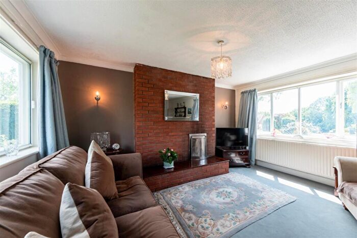 4 Bedroom Detached House For Sale In The Coppice, Cuddington, Northwich, CW8