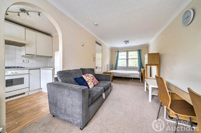 Studio For Sale In Warren Down, Bracknell, Berkshire, RG42
