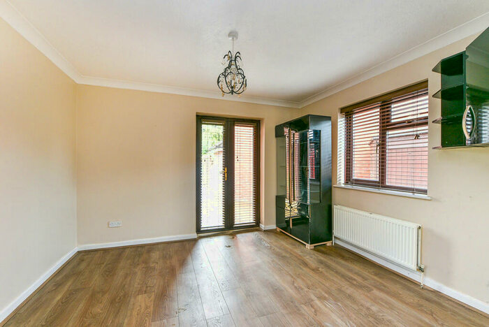 5 Bedroom Detached House To Rent In Greenfields Avenue, Alton, GU34