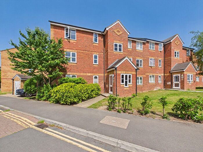 2 Bedroom Flat For Sale In Redford Close, Feltham, TW13