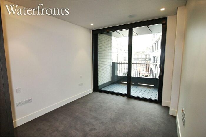 1 Bedroom Flat To Rent In Rathbone Place, London, W1T
