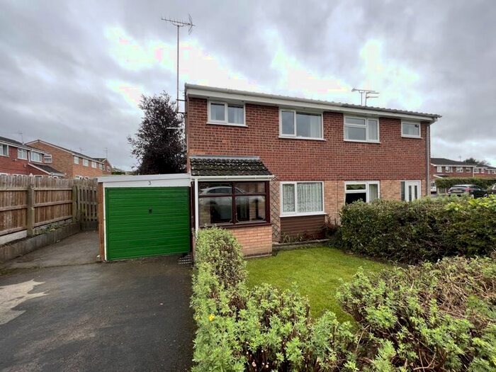 2 Bedroom Semi-Detached House To Rent In Hamble Grove, Perton, Wolverhampton, WV6