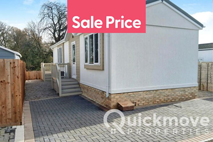 2 Bedroom Park Home For Sale In Swindon, Wiltshire, SN25