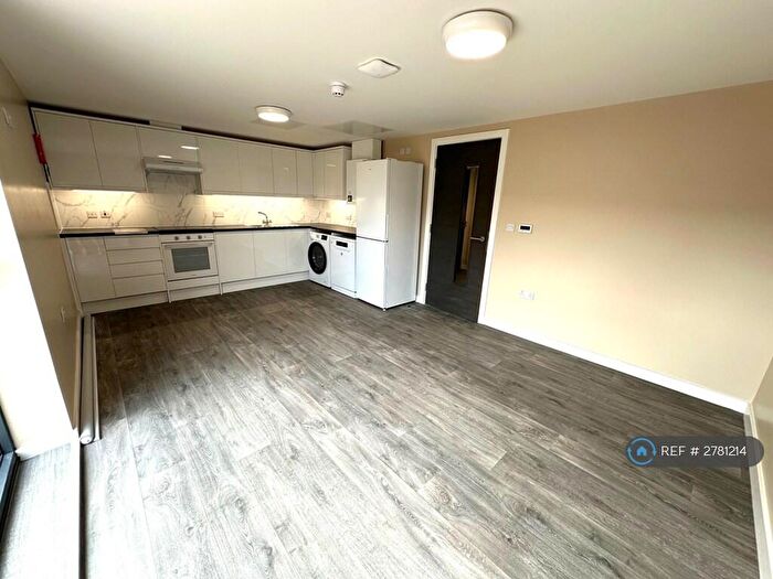 2 Bedroom Flat To Rent In Hepburn Court B, Bristol, BS1