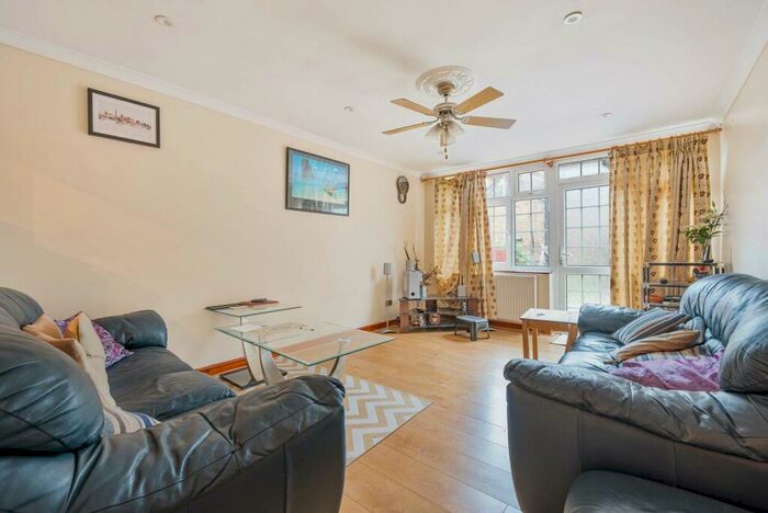 4 Bedroom Terraced House To Rent In Falcon Grove, Clapham Junction, London, SW11