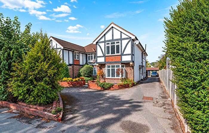 2 Bedroom Flat For Sale In London Road, Ewell, KT17