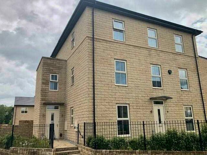 4 Bedroom House To Rent In Hulford Street, S41