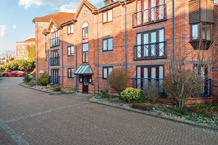 1 Bedroom Retirement Property For Sale In Talbot Court, Reading, RG1