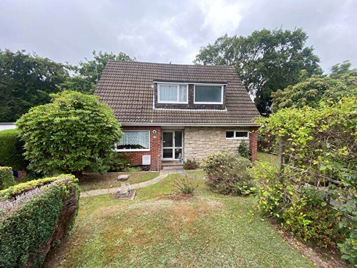 4 Bedroom Detached House For Sale In Damen Close, Hedge End, SO30