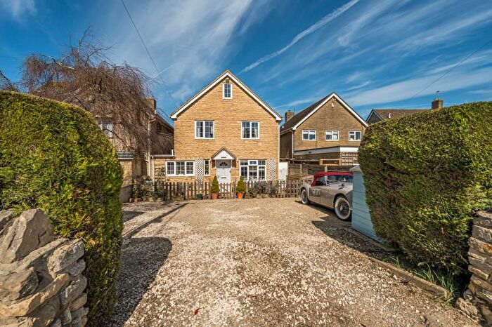 4 Bedroom Link Detached House For Sale In Main Road, Long Hanborough, OX29