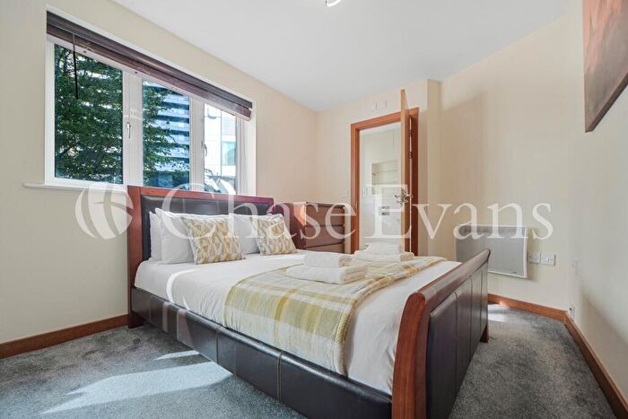 2 Bedroom Flat For Sale In Cuba Street, Canary Wharf, London, E14
