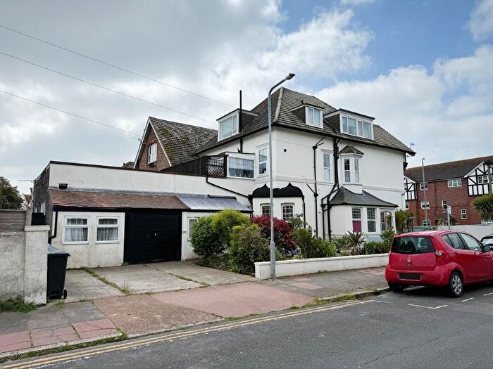 1 Bedroom Flat For Sale In C Cantelupe Road, Bexhill-On-Sea, East Sussex, TN40
