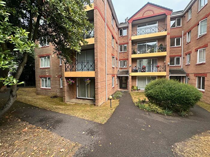 2 Bedroom Flat To Rent In Parsonage Road, Bournemouth, BH1