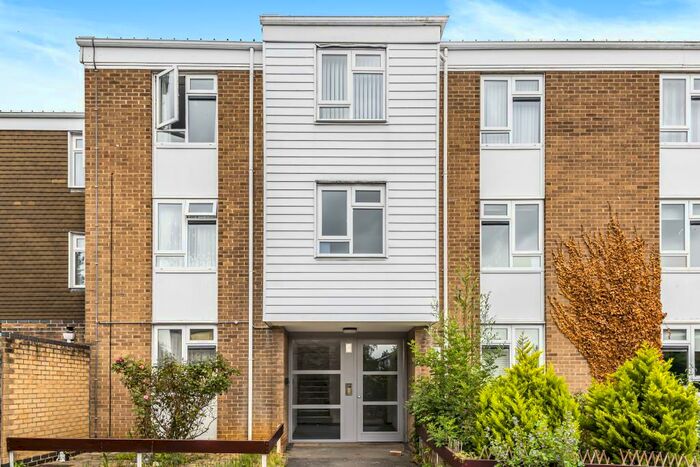 2 Bedroom Apartment To Rent In Pennywell Drive, North Oxford, OX2