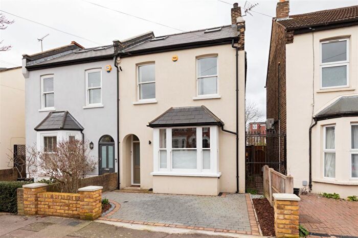 4 Bedroom Semi Detached House For Sale In Carnarvon Road, South Woodford, E18