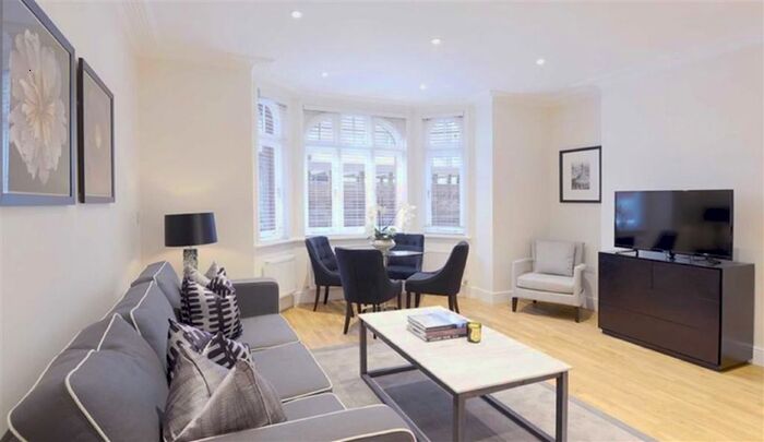 3 Bedroom Flat To Rent In Hamlet Gardens, Ravenscourt Park, W6