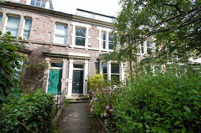 2 Bedroom Flat To Rent In Haldane Terrace, Jesmond, Newcastle Upon Tyne, NE2