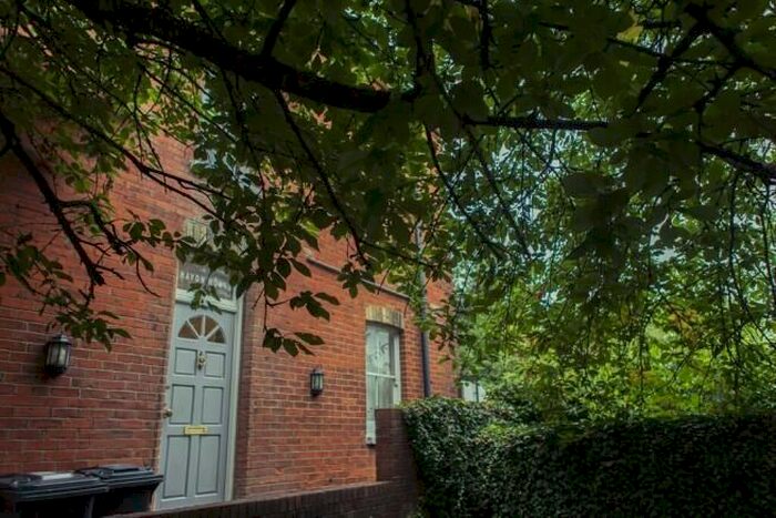 6 Bedroom End Of Terrace House To Rent In Church Road, Guildford, GU1