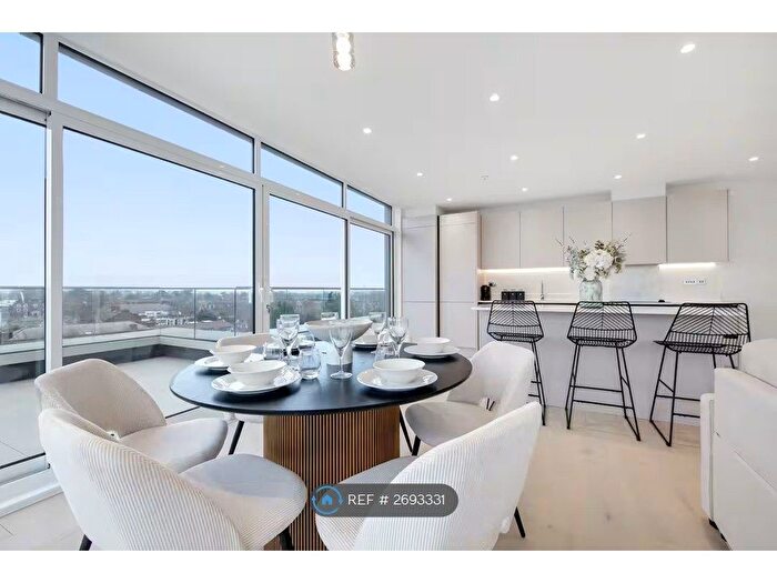 3 Bedroom Flat To Rent In Raffles House, London, NW4