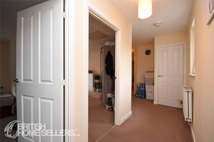 2 Bedroom Detached House For Sale In Cowlin Mead, Chelmsford, Essex, CM1