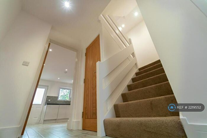 4 Bedroom Terraced House To Rent In Smalley Close, London, N16