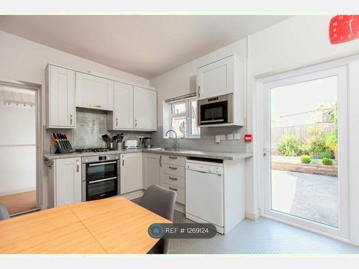 6 Bedroom Terraced House To Rent In Innox Road, Bath BA2