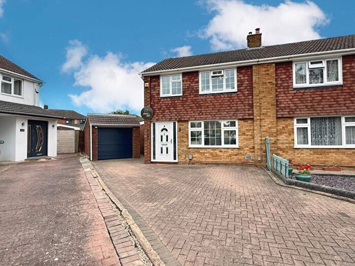 4 Bedroom Semi Detached House For Sale In Carsdale Close, Luton, LU3